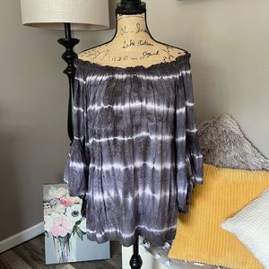 Adorable Tye-dye look tunic top!
